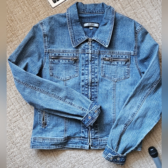 Jean Jacket - Picture 1 of 8